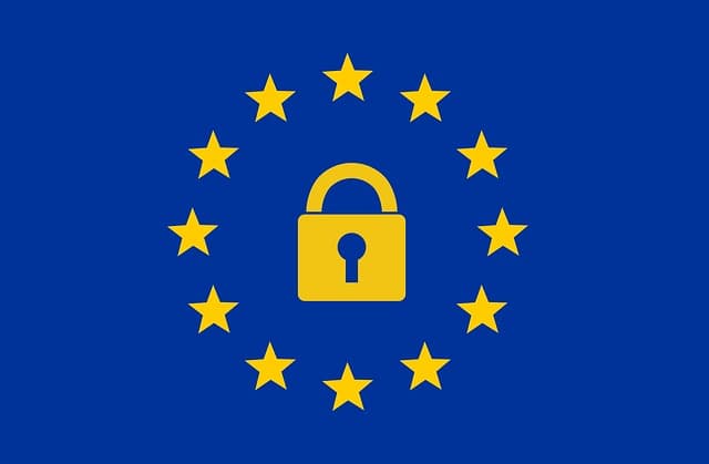 Drapeau européen, cadenas, sécurité, confidentialité, bleu et étoiles.